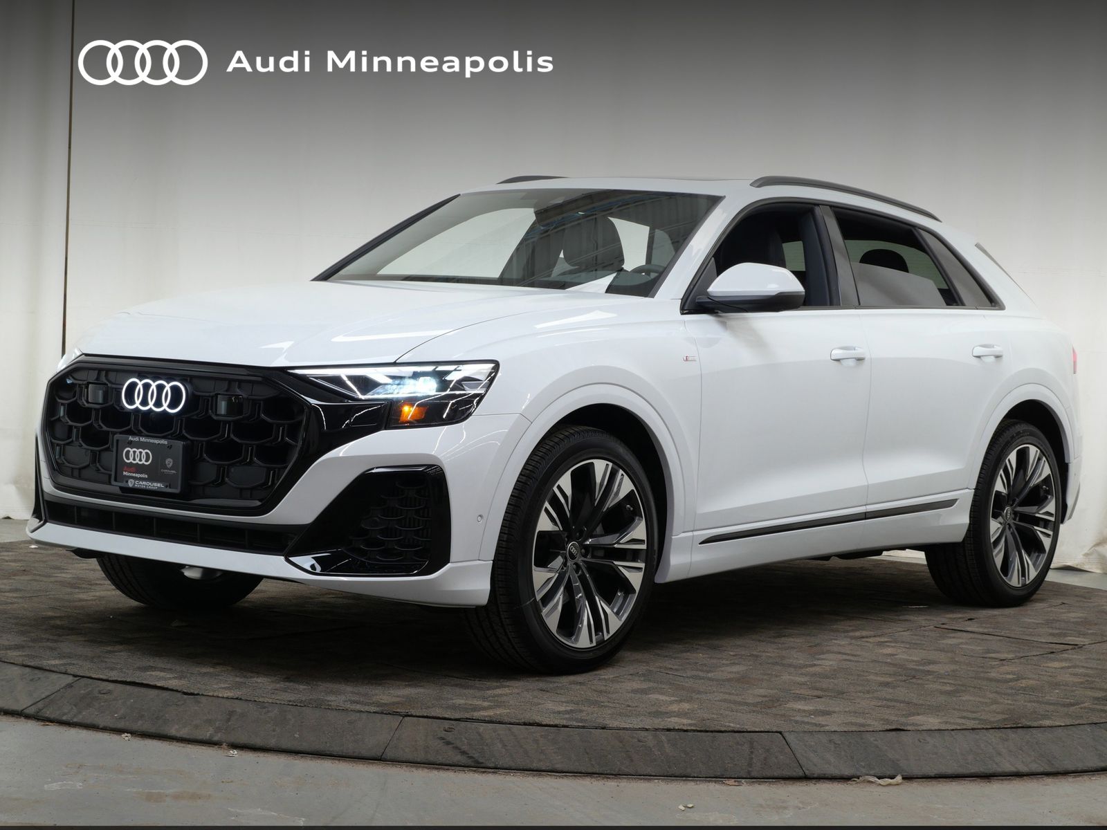 Thumbnail: 2026 Audi Q8 - 1