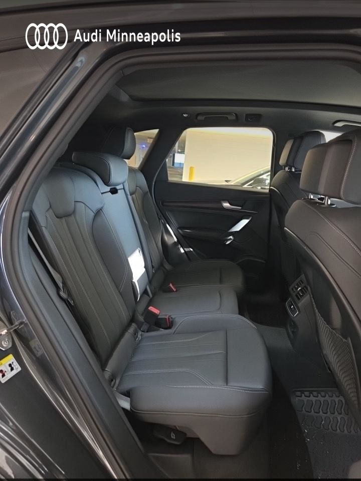 Thumbnail: 2025 Audi Q5 - 10