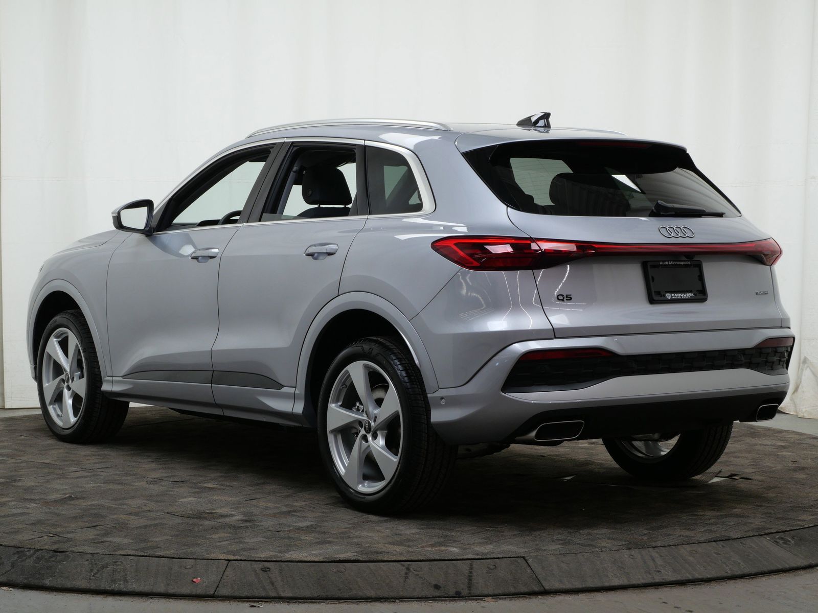 Thumbnail: 2025 Audi Q5 - 4