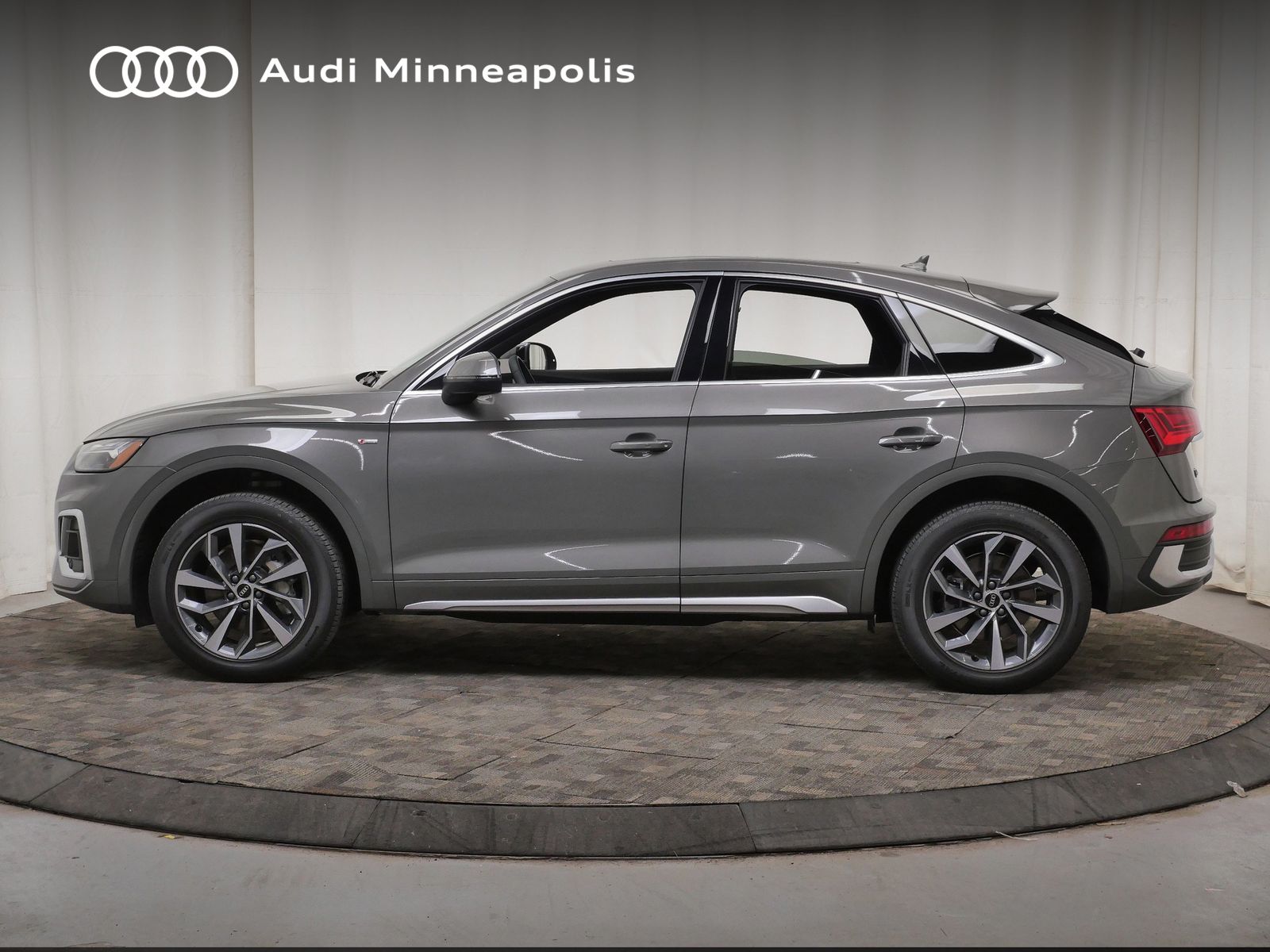 Thumbnail: 2023 Audi Q5 - 3