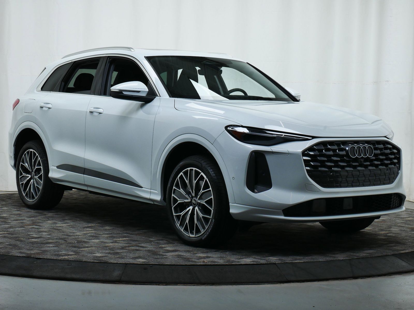 Thumbnail: 2025 Audi Q5 - 8