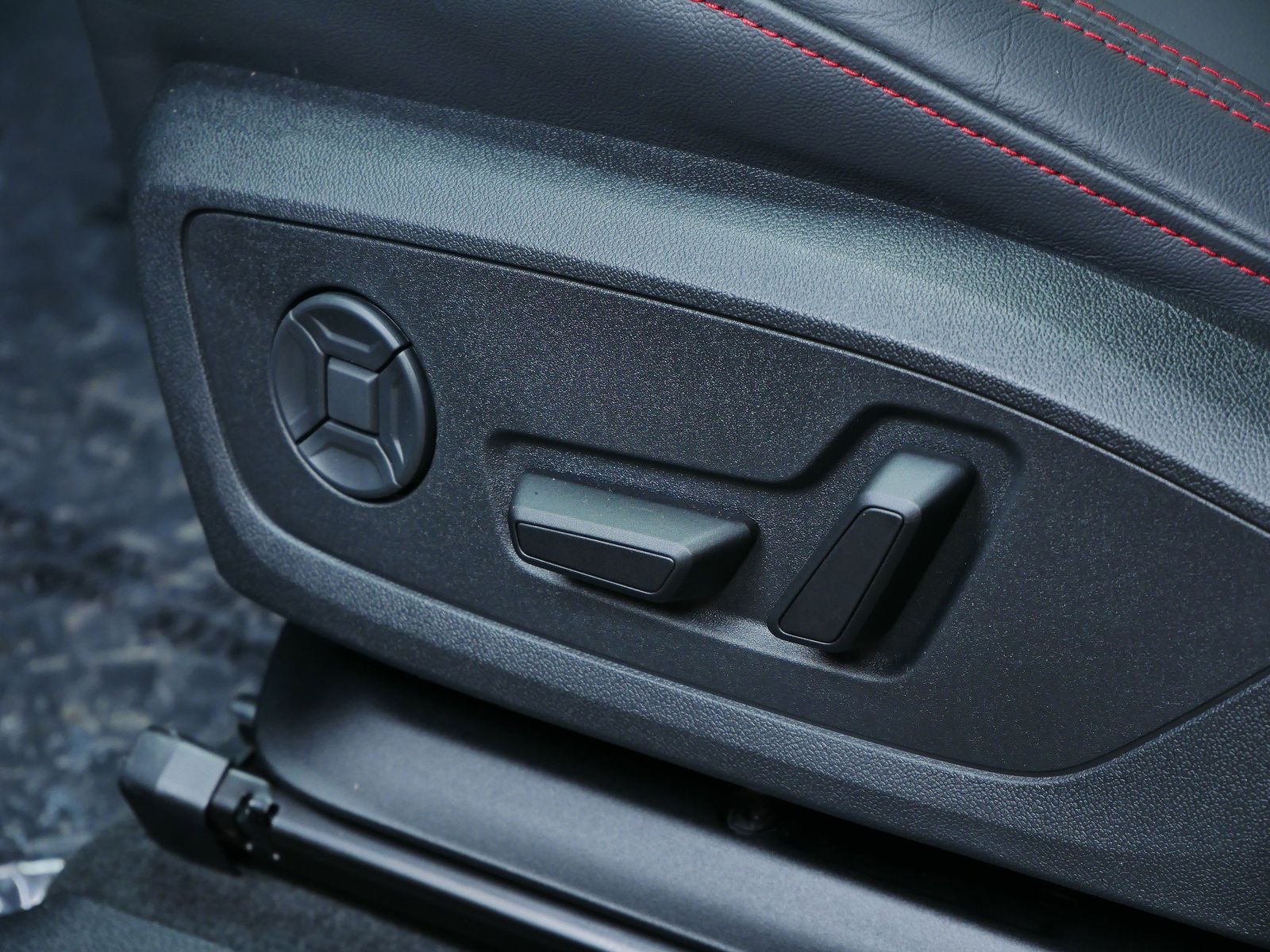 Thumbnail: 2025 Audi Q3 - 11