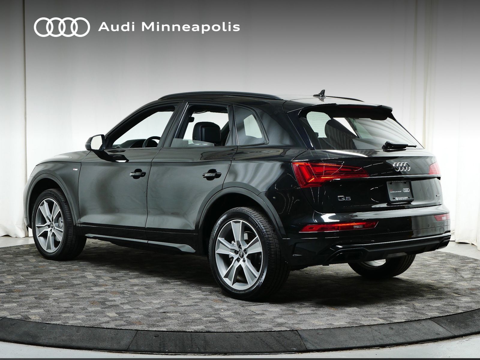 Thumbnail: 2025 Audi Q5 - 4