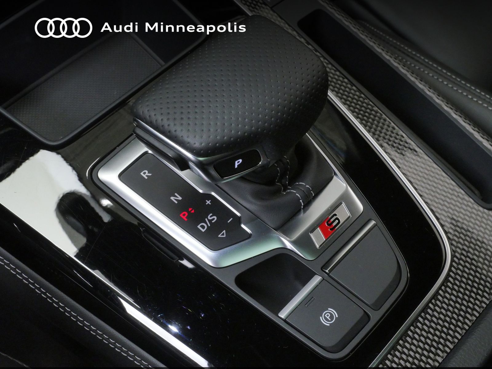 Thumbnail: 2023 Audi SQ5 - 31