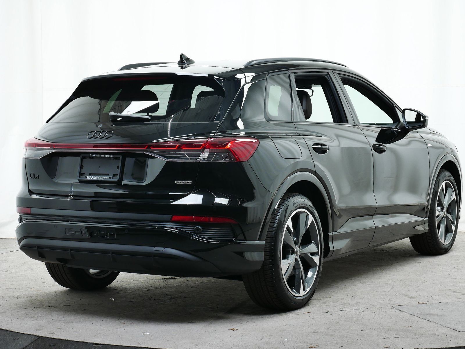 Thumbnail: 2025 Audi Q4 e-tron - 6