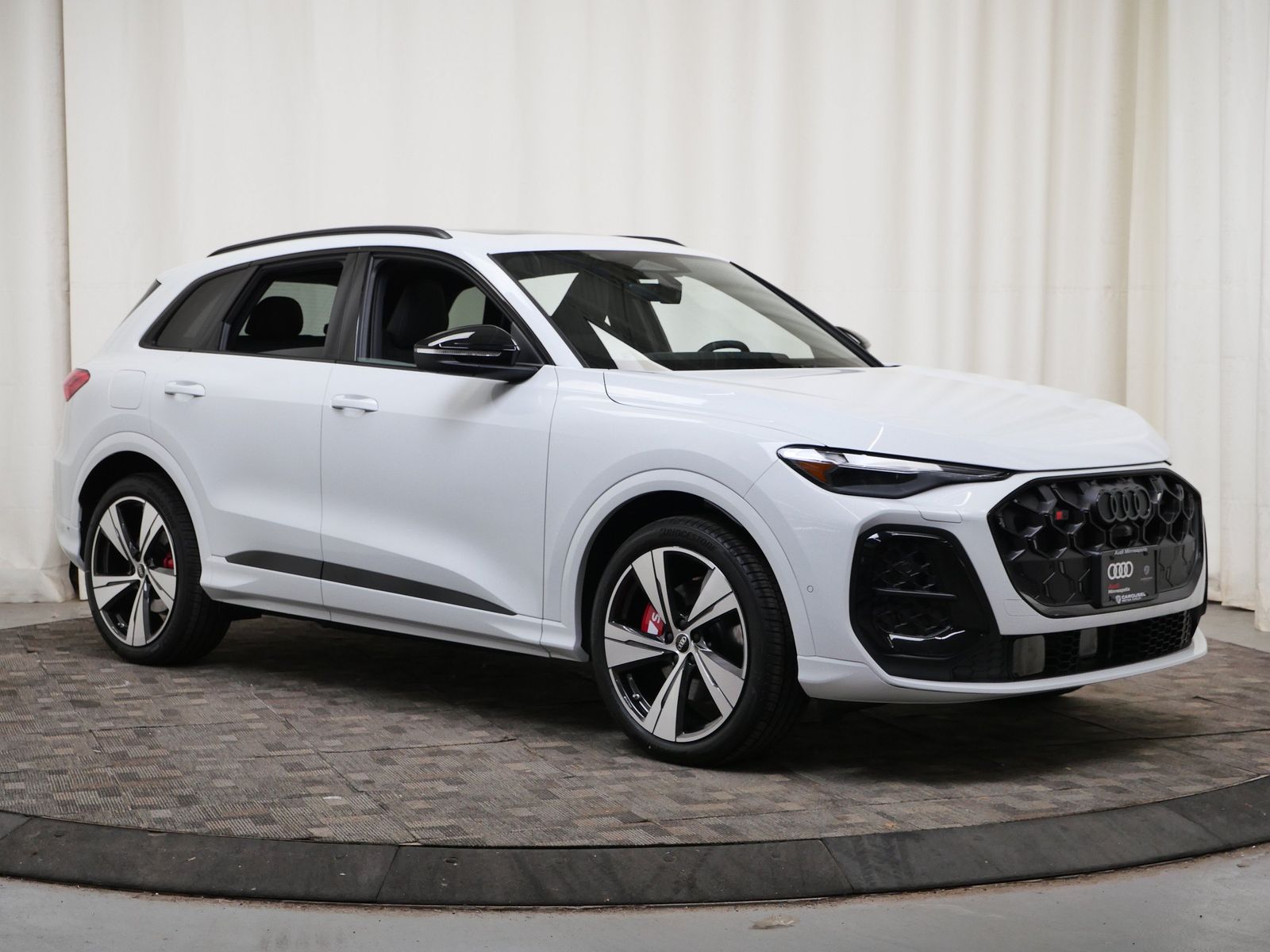 Thumbnail: 2026 Audi SQ5 - 8