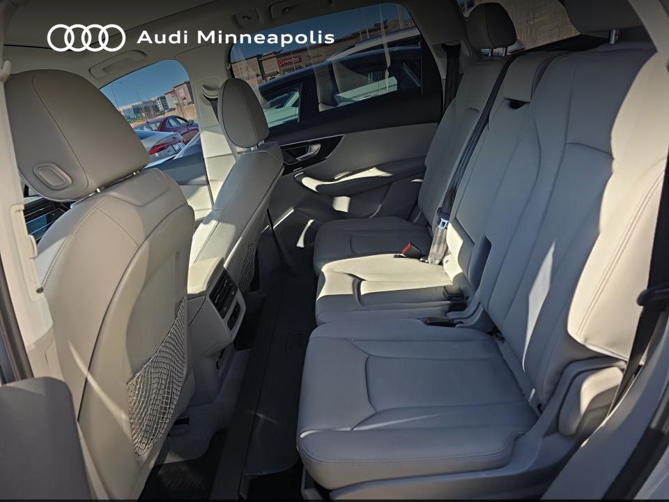 Thumbnail: 2023 Audi Q7 - 7