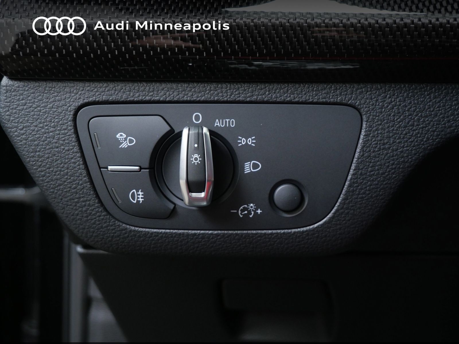 Thumbnail: 2023 Audi SQ5 - 20