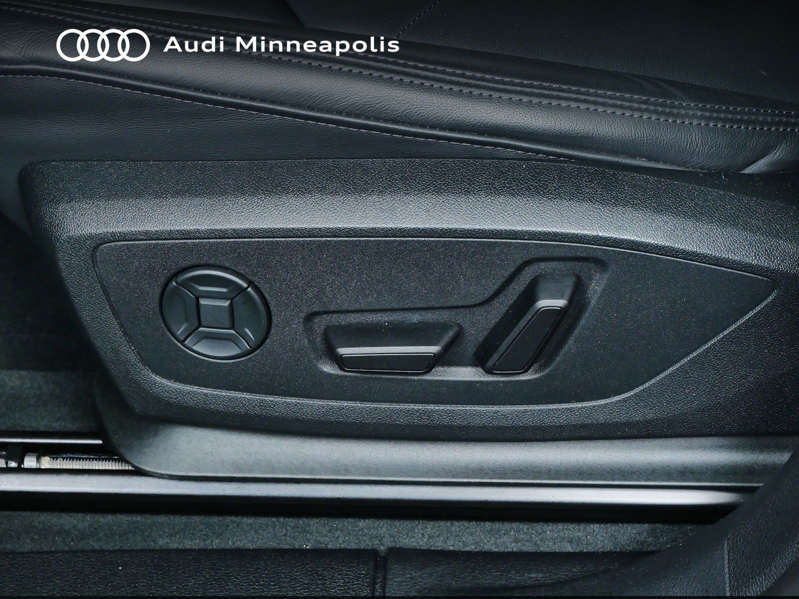 Thumbnail: 2025 Audi Q3 - 12