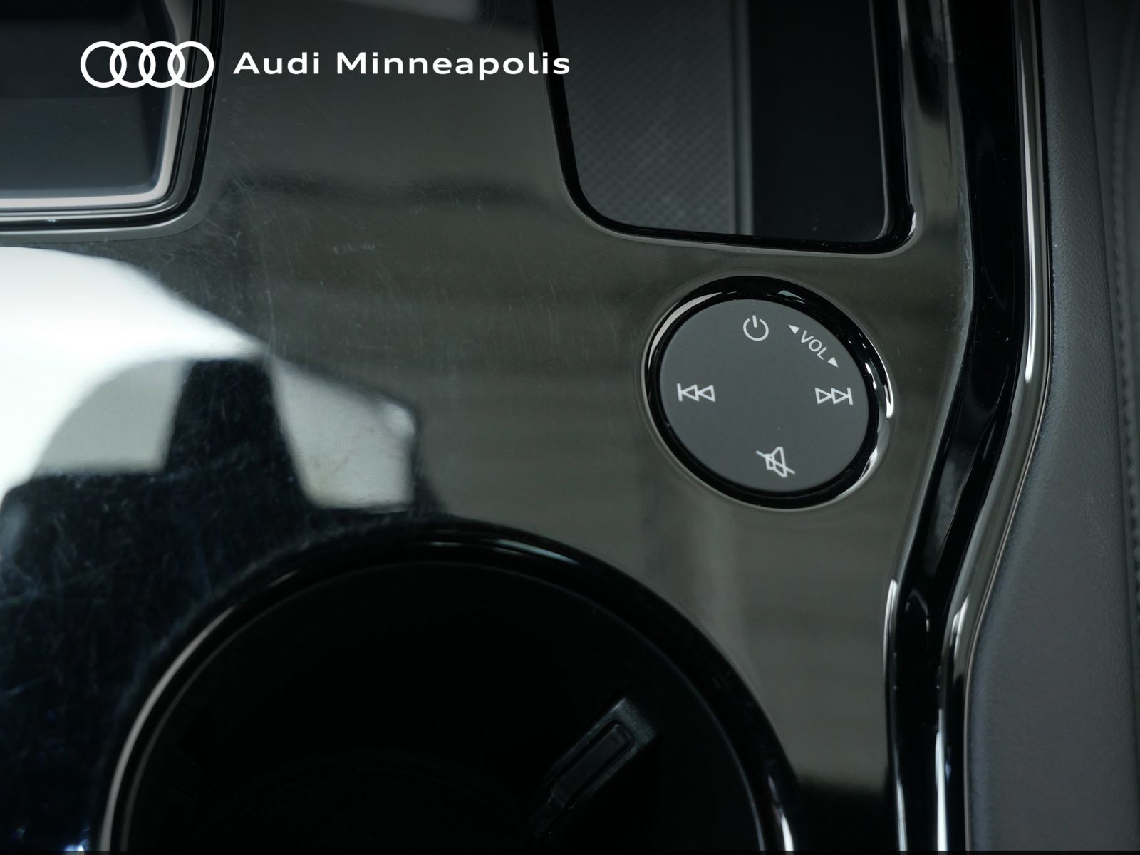 Thumbnail: 2023 Audi e-tron GT - 27