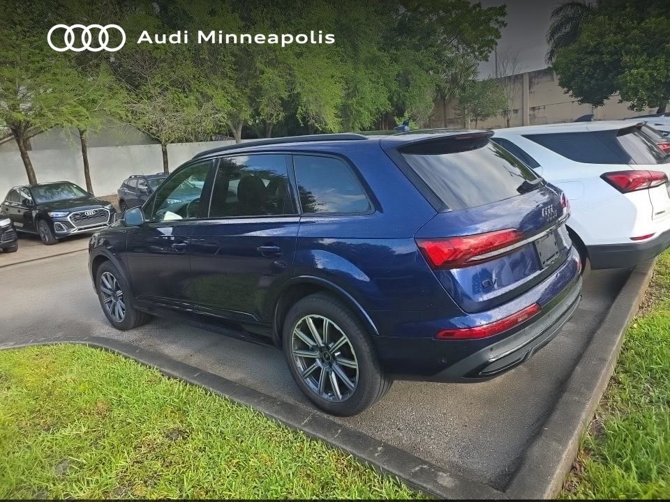 Thumbnail: 2023 Audi Q7 - 7