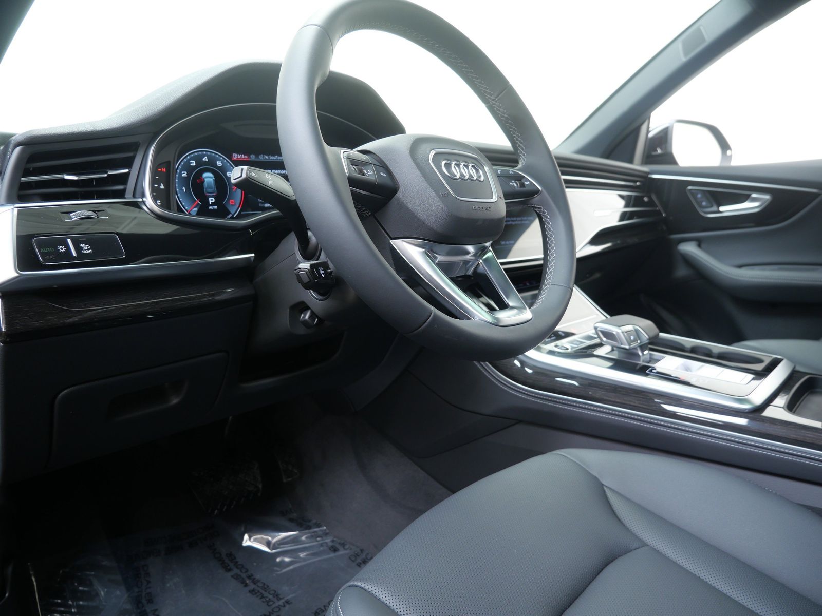 Thumbnail: 2026 Audi Q8 - 2