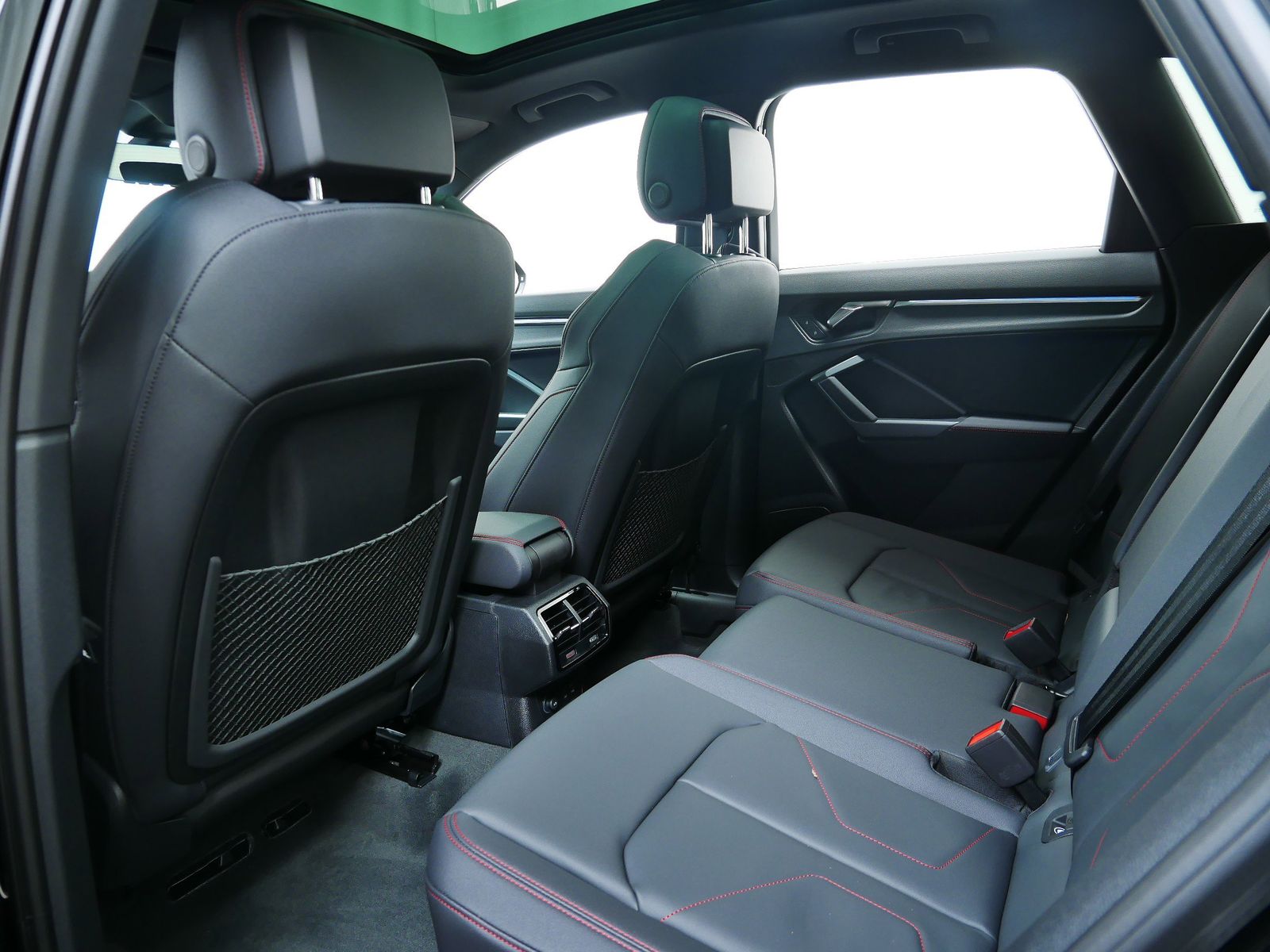 Thumbnail: 2025 Audi Q3 - 12