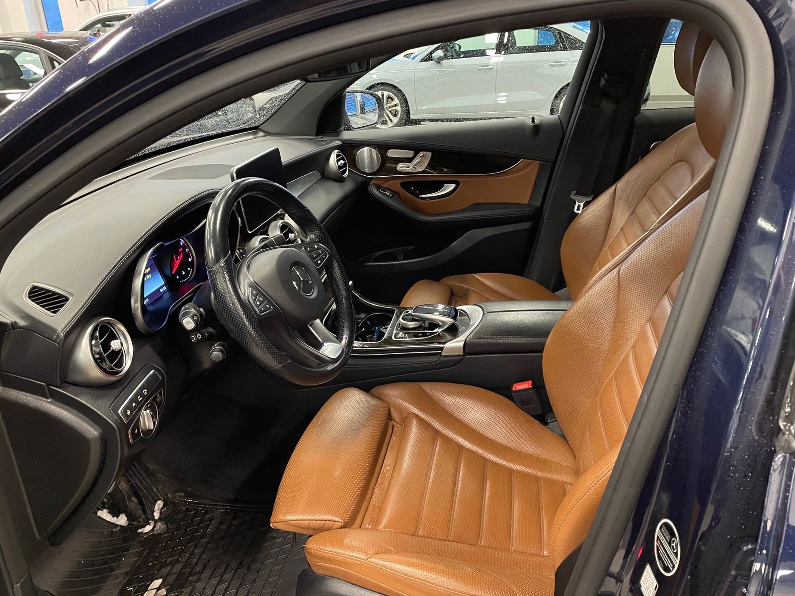 Thumbnail: 2019 Mercedes-Benz GLC - 2