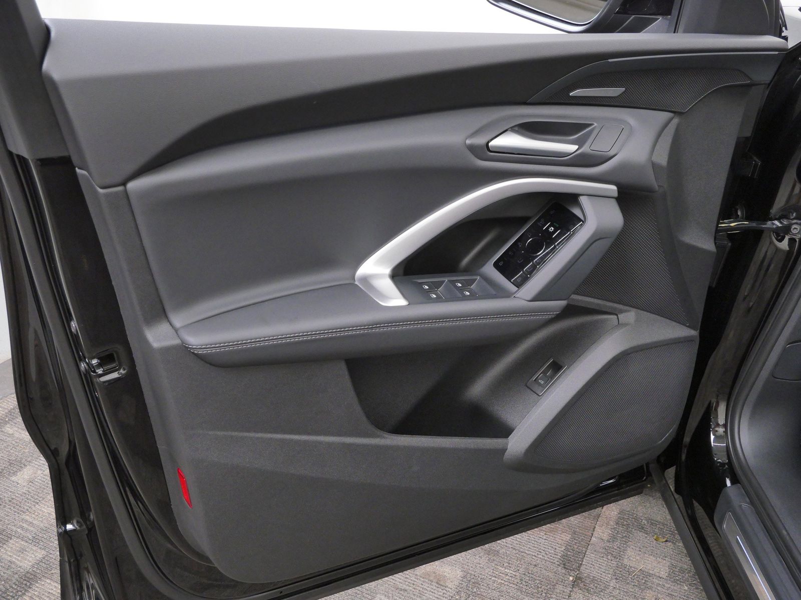 Thumbnail: 2026 Audi Q5 - 10