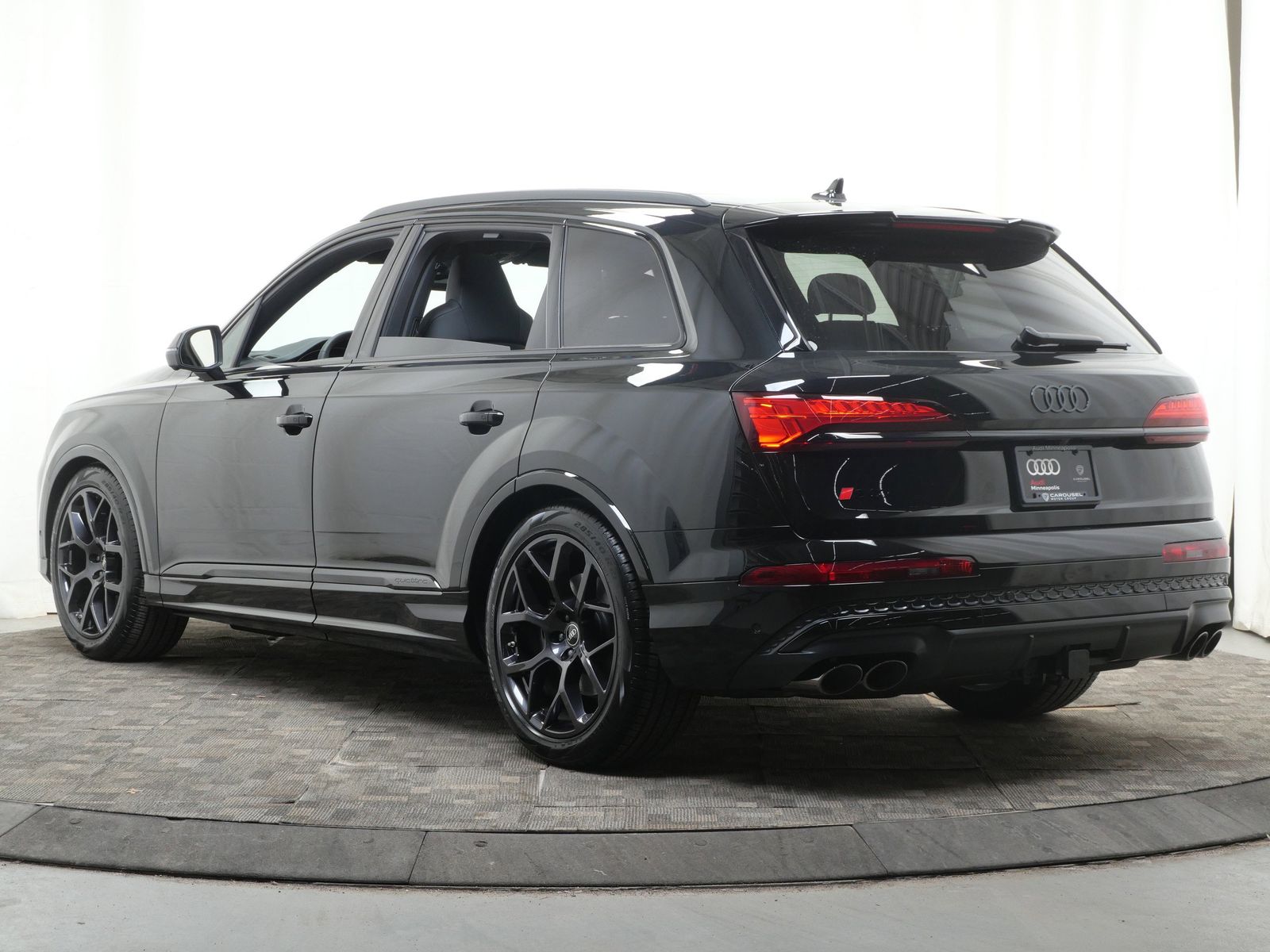 Thumbnail: 2026 Audi SQ7 - 4