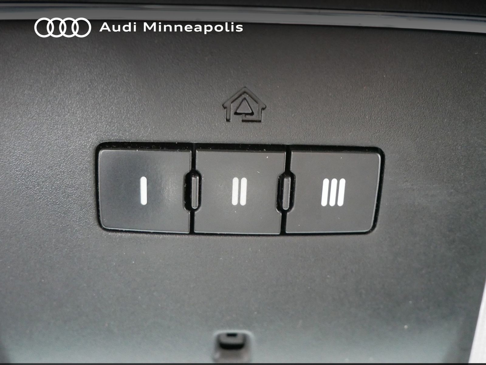 Thumbnail: 2017 Jeep Grand Cherokee - 30