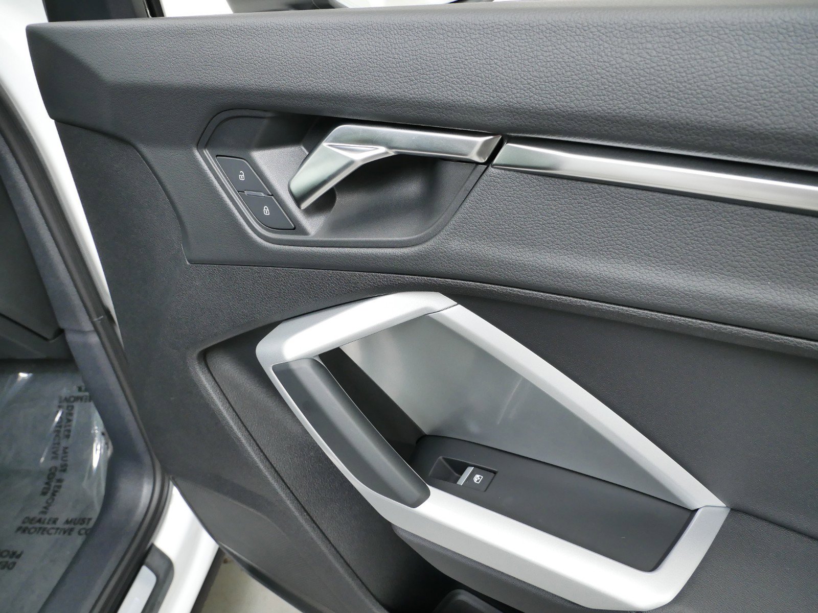 Thumbnail: 2023 Audi Q3 - 29