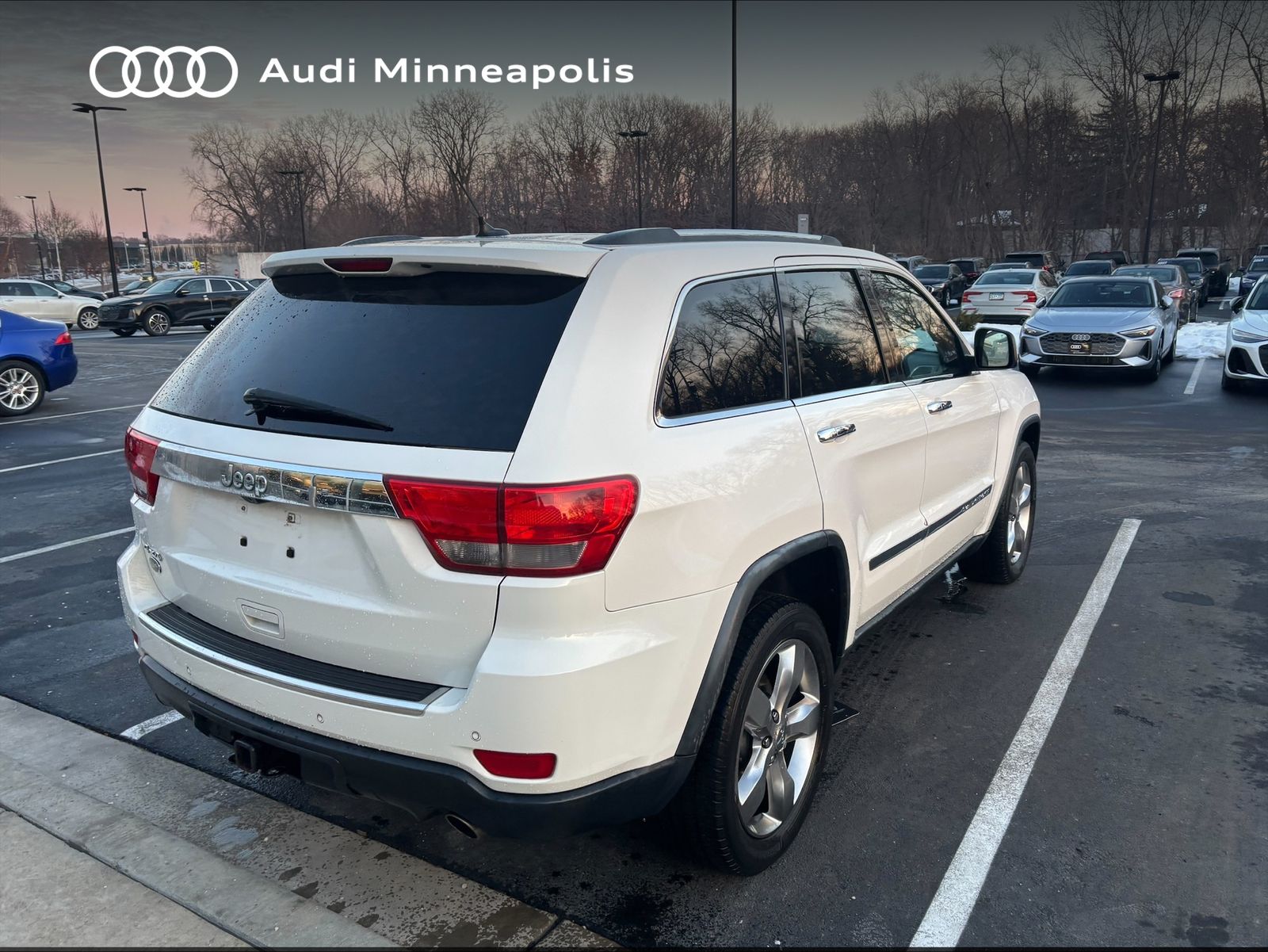 Thumbnail: 2011 Jeep Grand Cherokee - 23