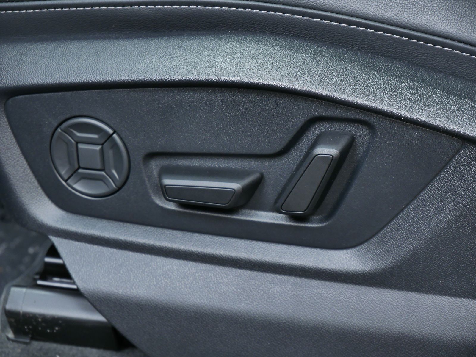 Thumbnail: 2026 Audi Q7 - 11