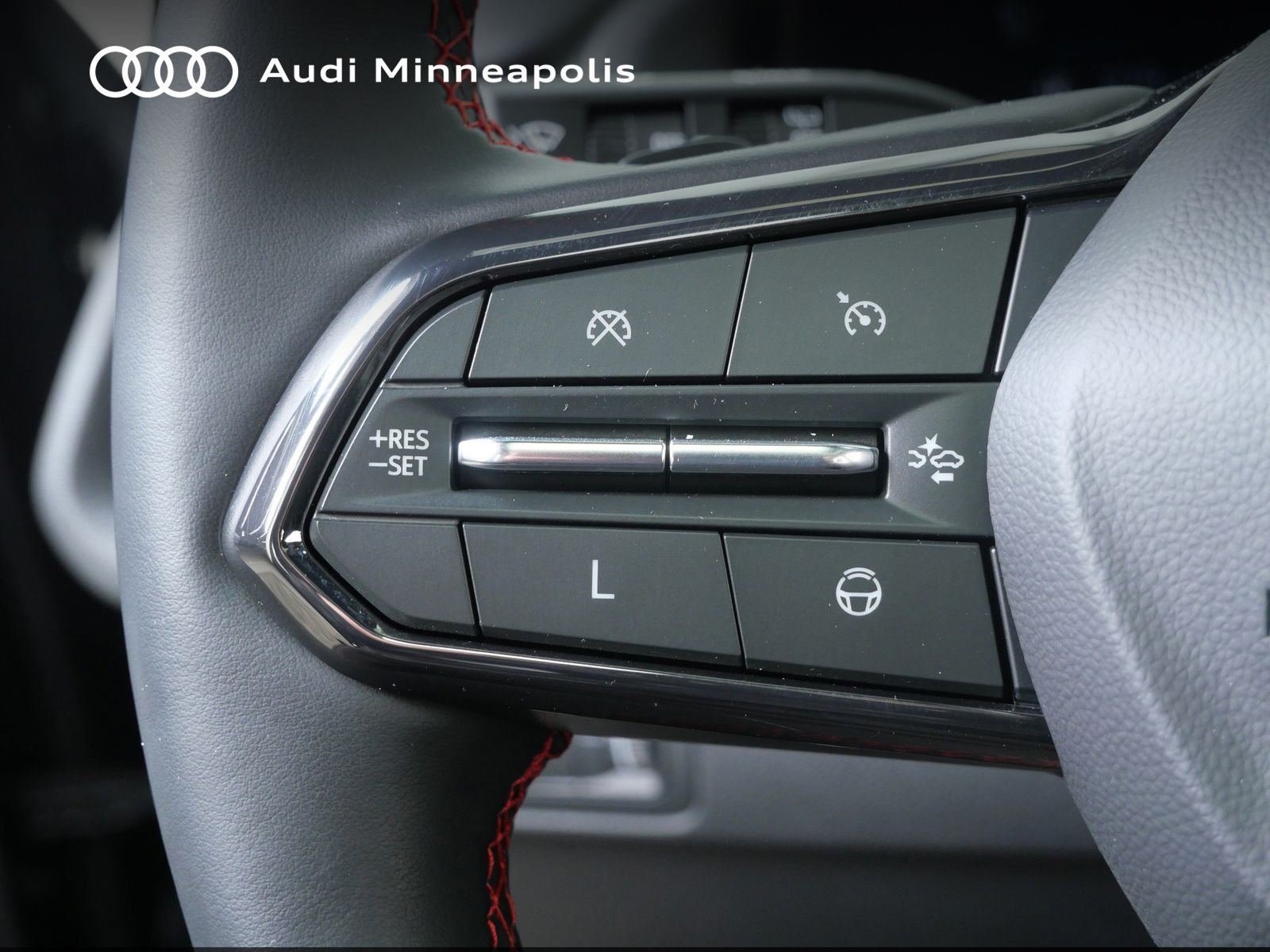 Thumbnail: 2024 Chevrolet Traverse - 25