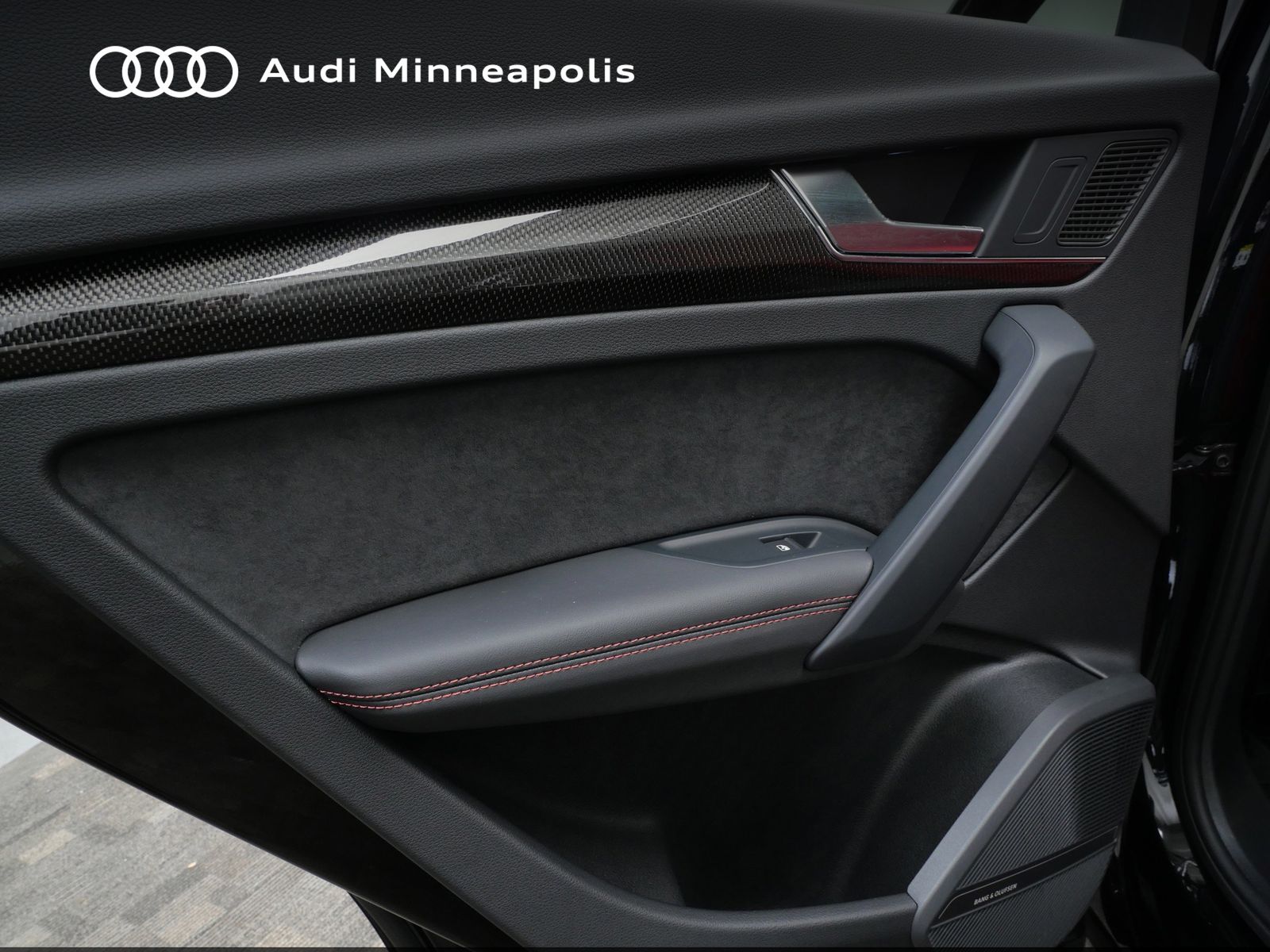 Thumbnail: 2023 Audi SQ5 - 15