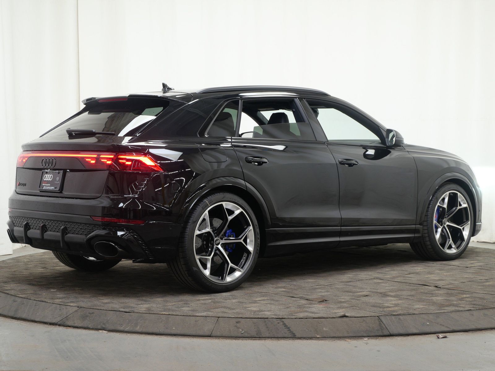 Thumbnail: 2026 Audi RS Q8 - 6