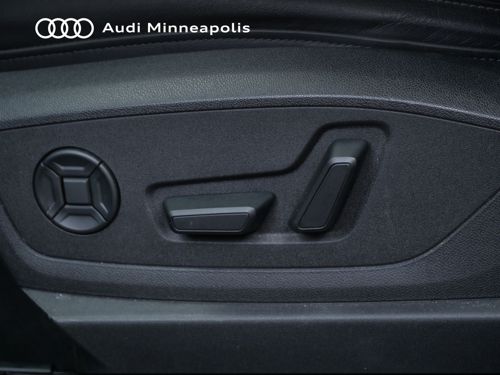 Thumbnail: 2024 Audi Q8 e-tron - 14