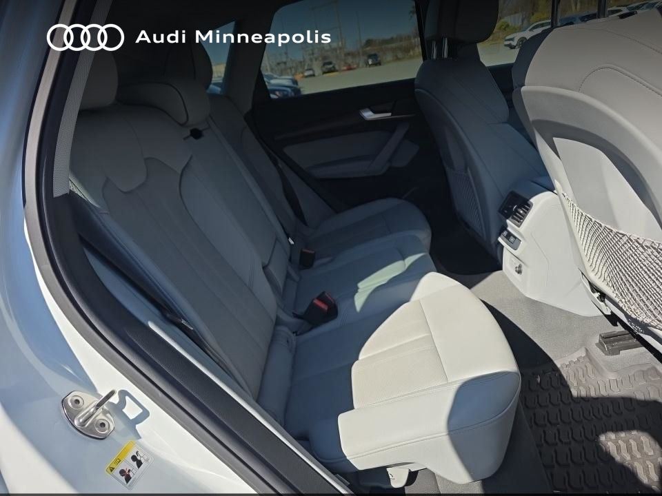 Thumbnail: 2023 Audi Q5 - 11