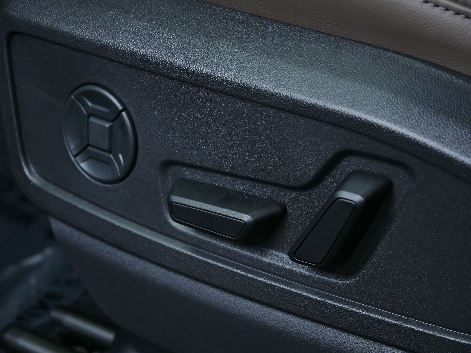 Thumbnail: 2025 Audi Q5 - 11