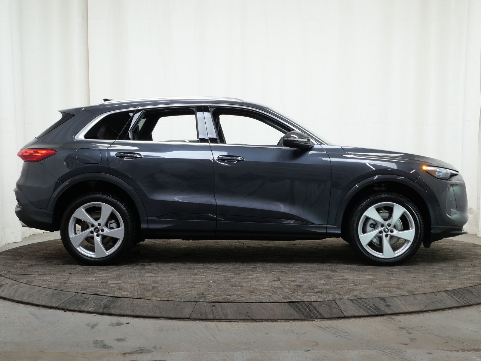 Thumbnail: 2025 Audi Q5 - 7