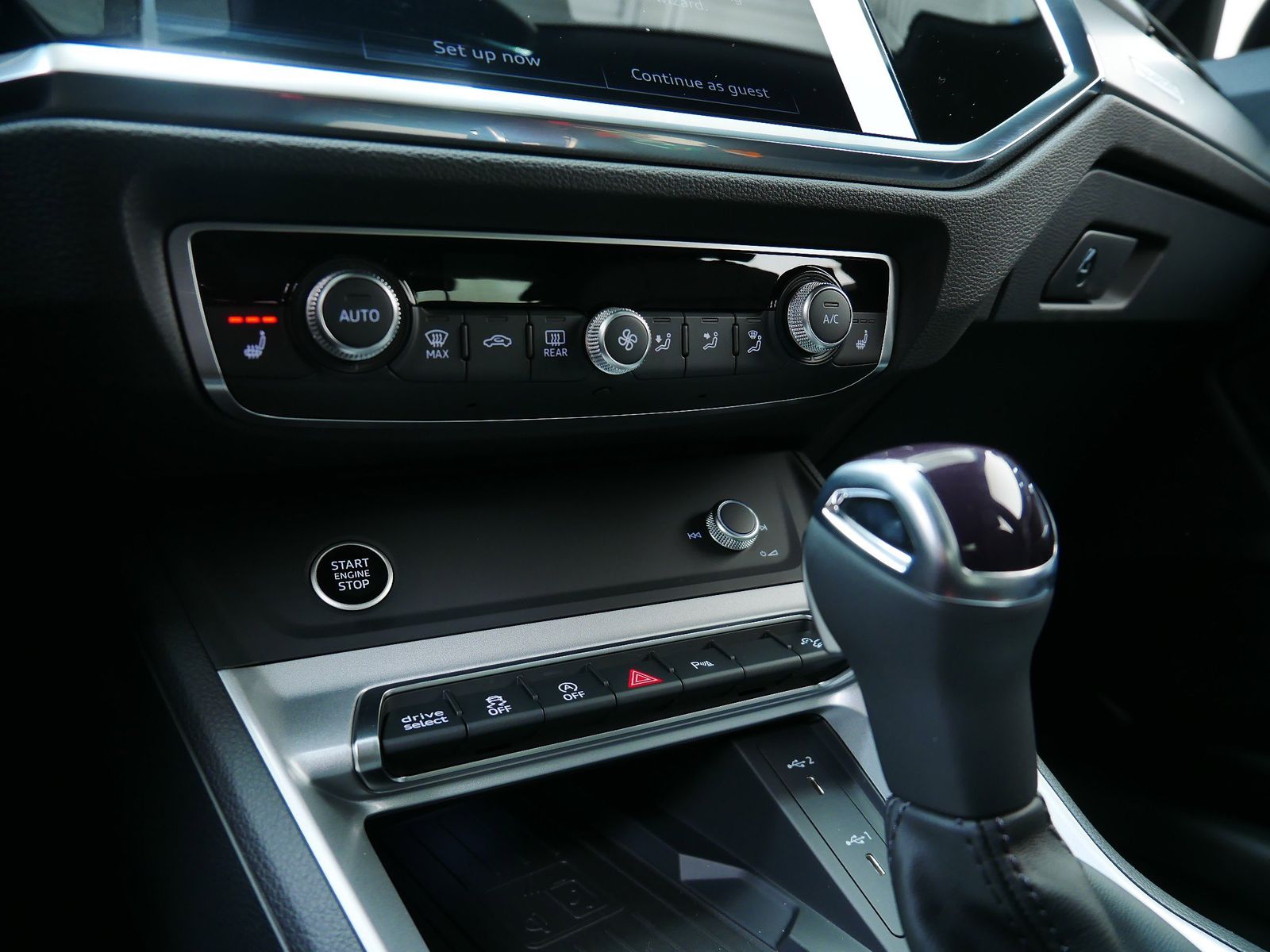 Thumbnail: 2025 Audi Q3 - 14