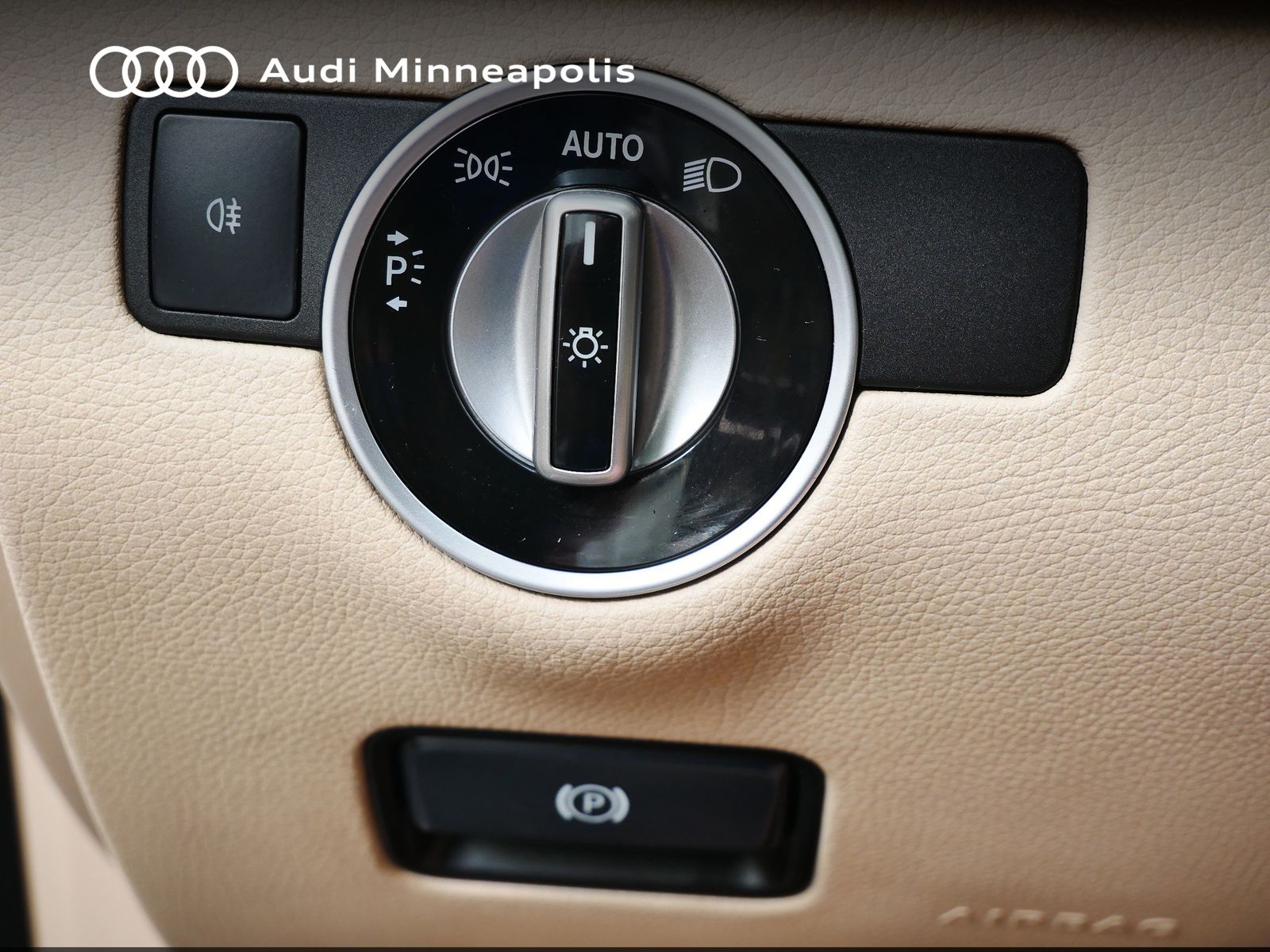 Thumbnail: 2016 Mercedes-Benz GLE - 18