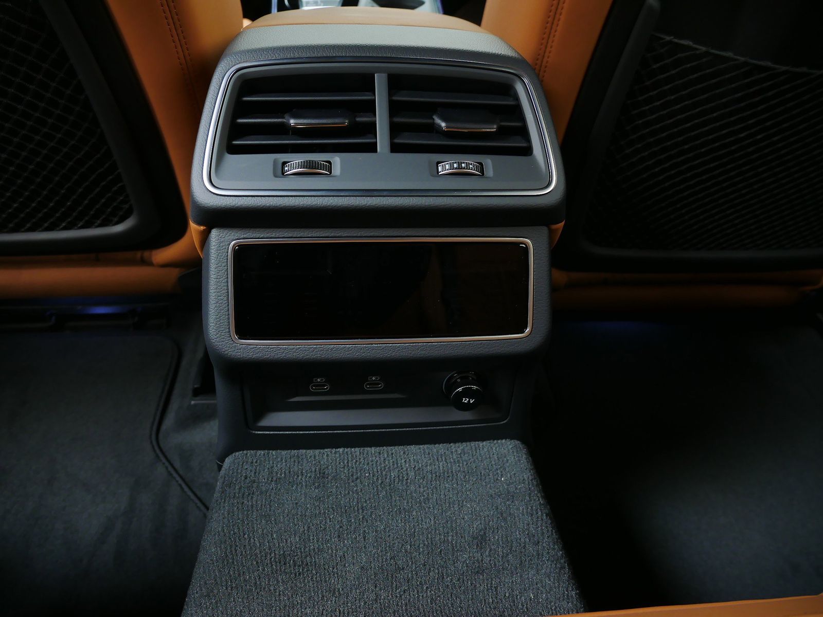 Thumbnail: 2026 Audi RS 6 - 14