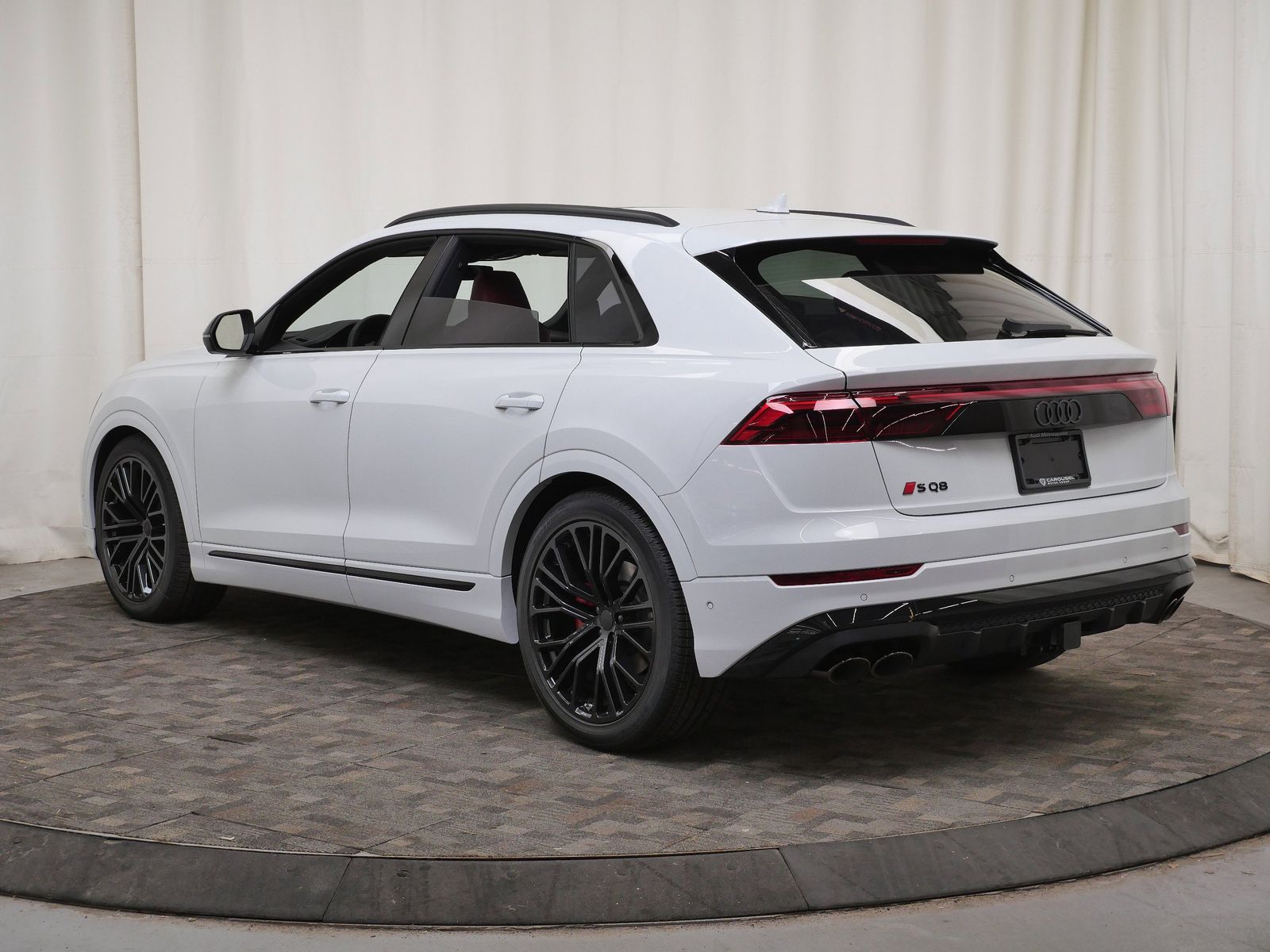 Thumbnail: 2026 Audi SQ8 - 4