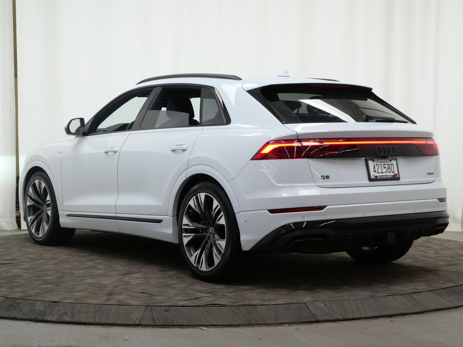 Thumbnail: 2026 Audi Q8 - 4