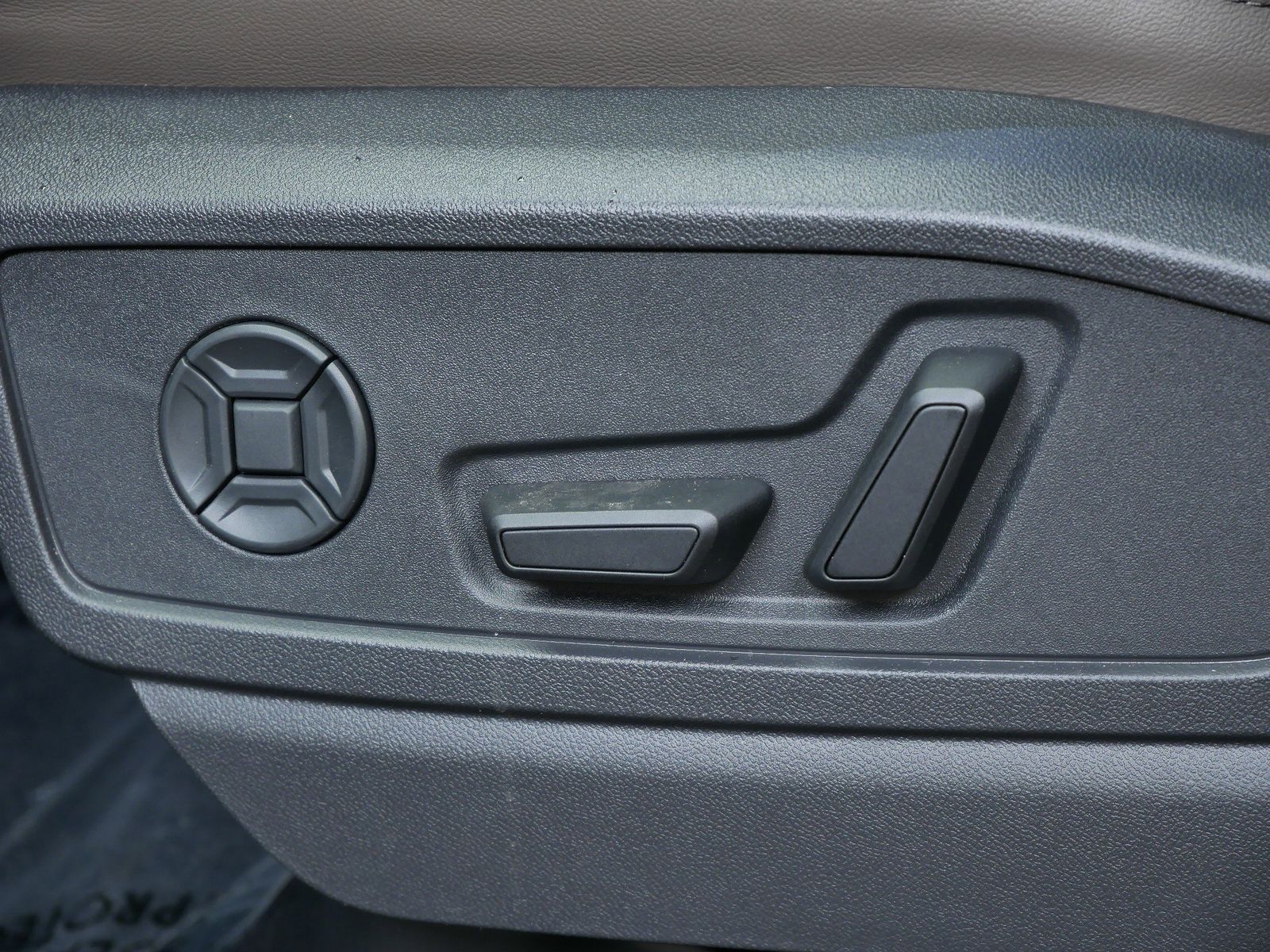 Thumbnail: 2025 Audi Q5 - 11