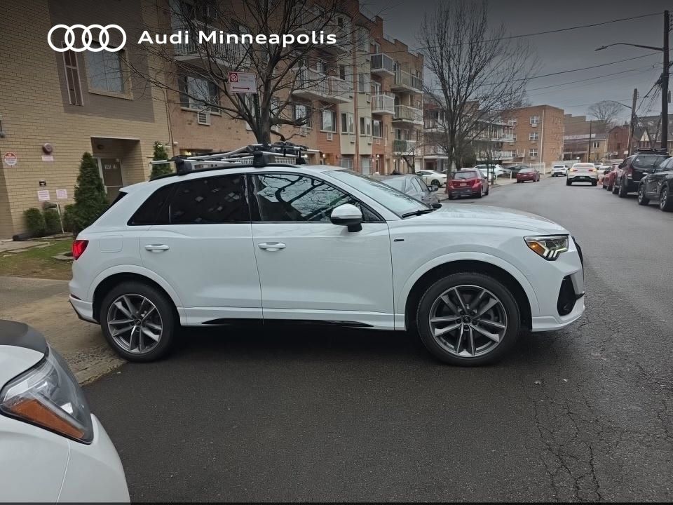 Thumbnail: 2023 Audi Q3 - 10