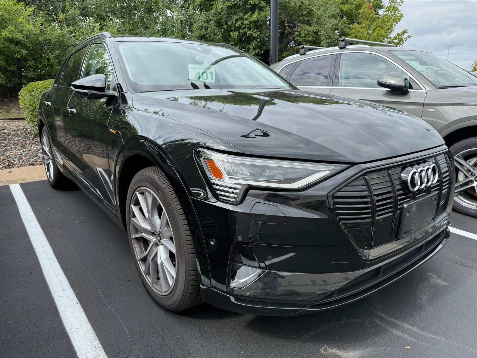 Thumbnail: 2021 Audi e-tron - 3