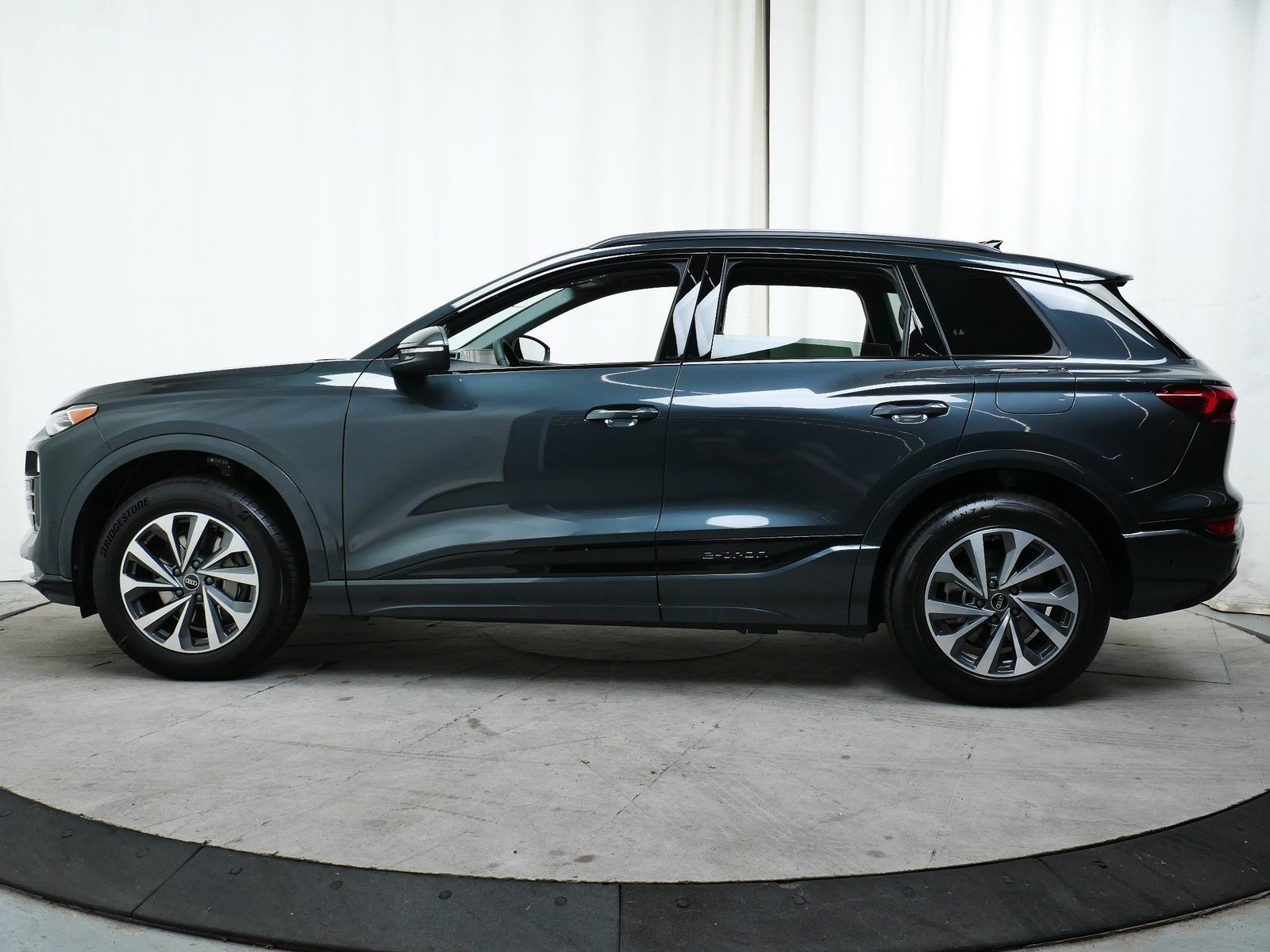 2025 Audi Q6 E-tron Premium photo 3