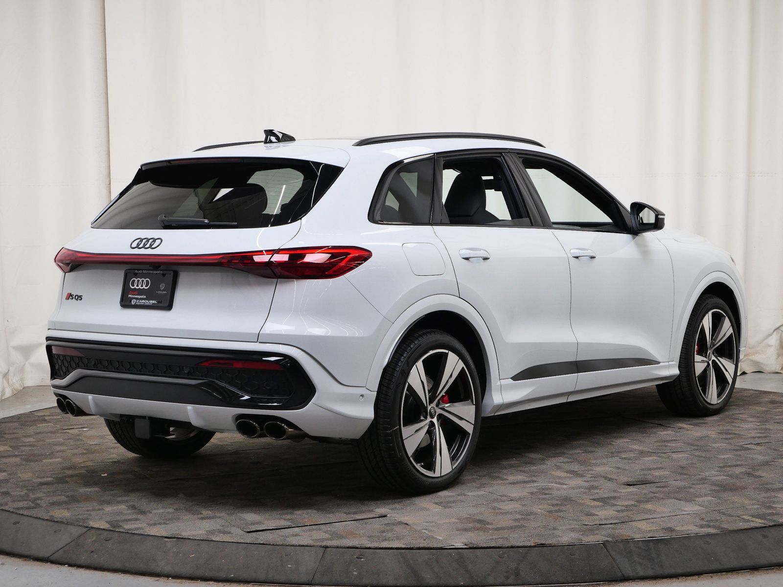 Thumbnail: 2026 Audi SQ5 - 6