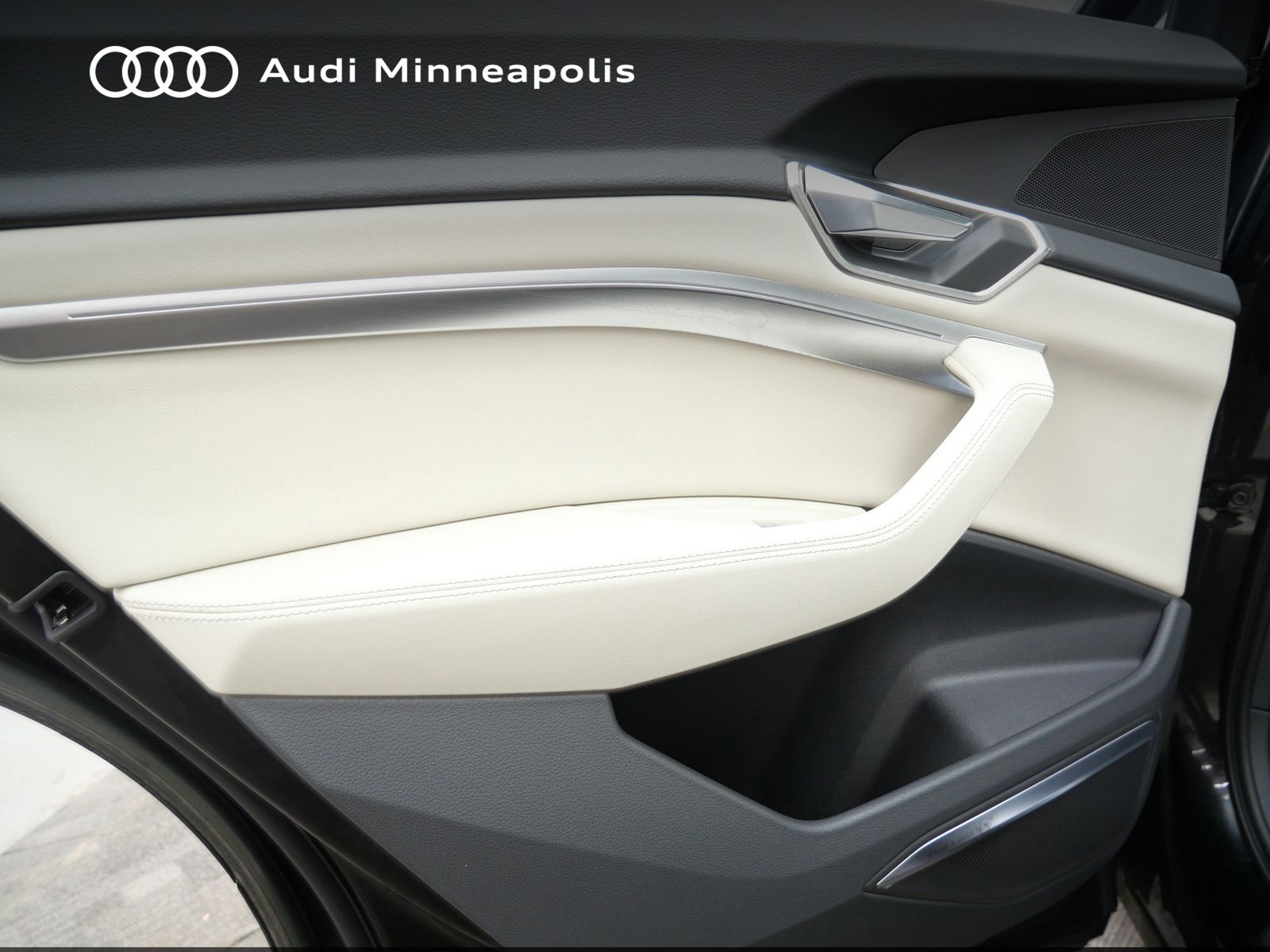 Thumbnail: 2024 Audi Q8 e-tron - 16