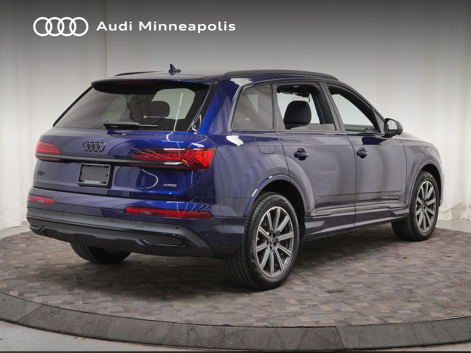 Thumbnail: 2023 Audi Q7 - 8