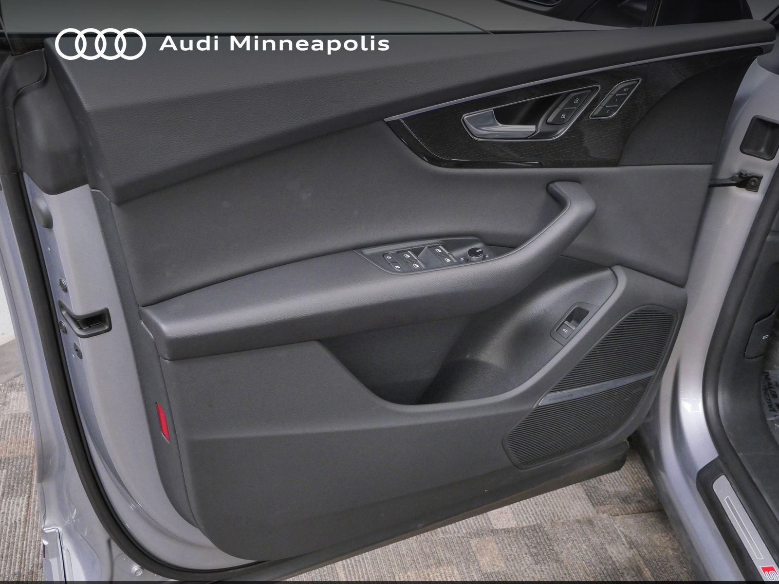 Thumbnail: 2021 Audi Q8 - 12