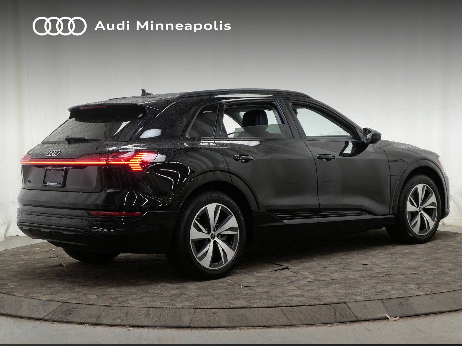 Thumbnail: 2024 Audi Q8 e-tron - 7