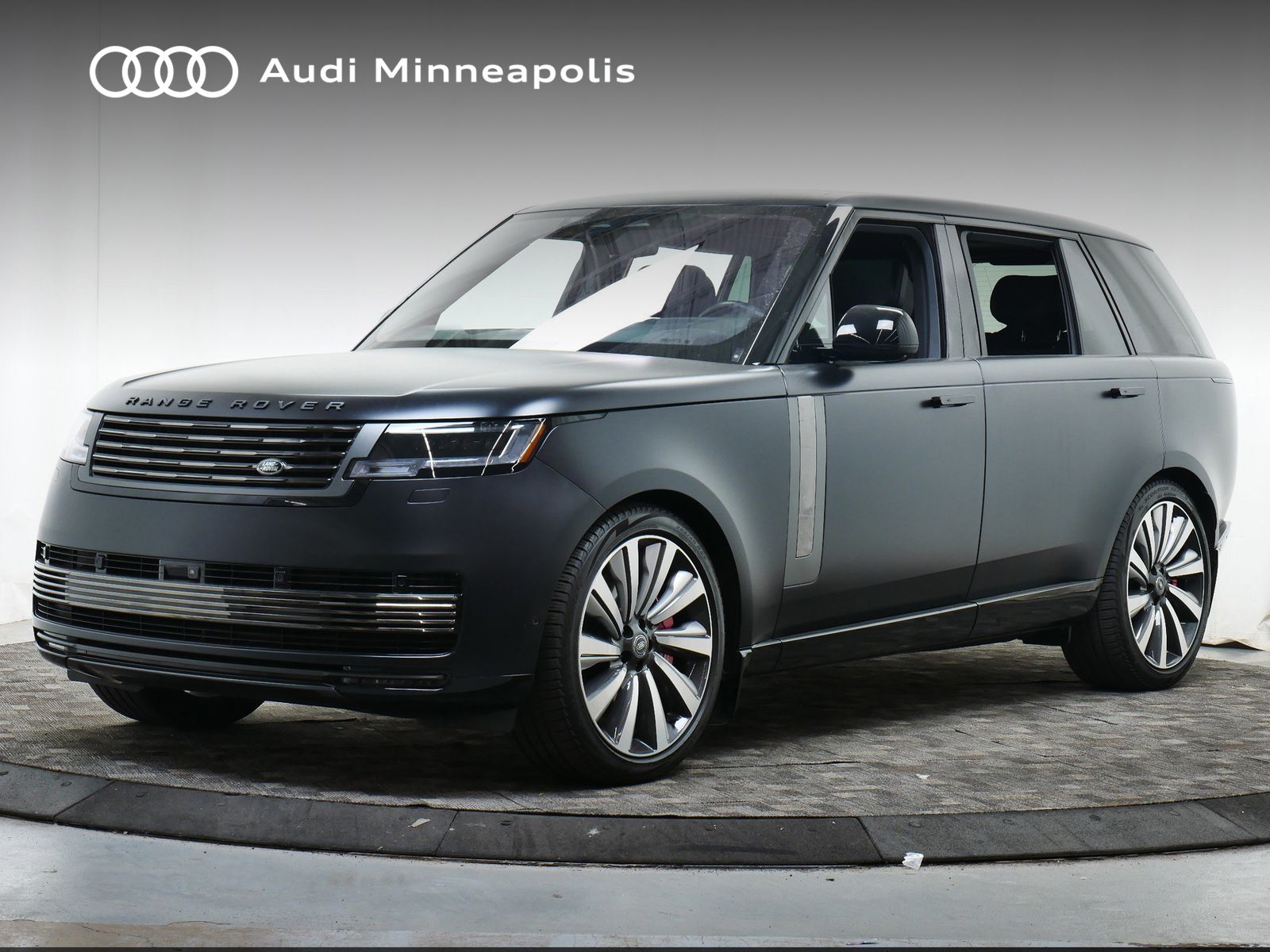 Thumbnail: 2023 Land Rover Range Rover - 1
