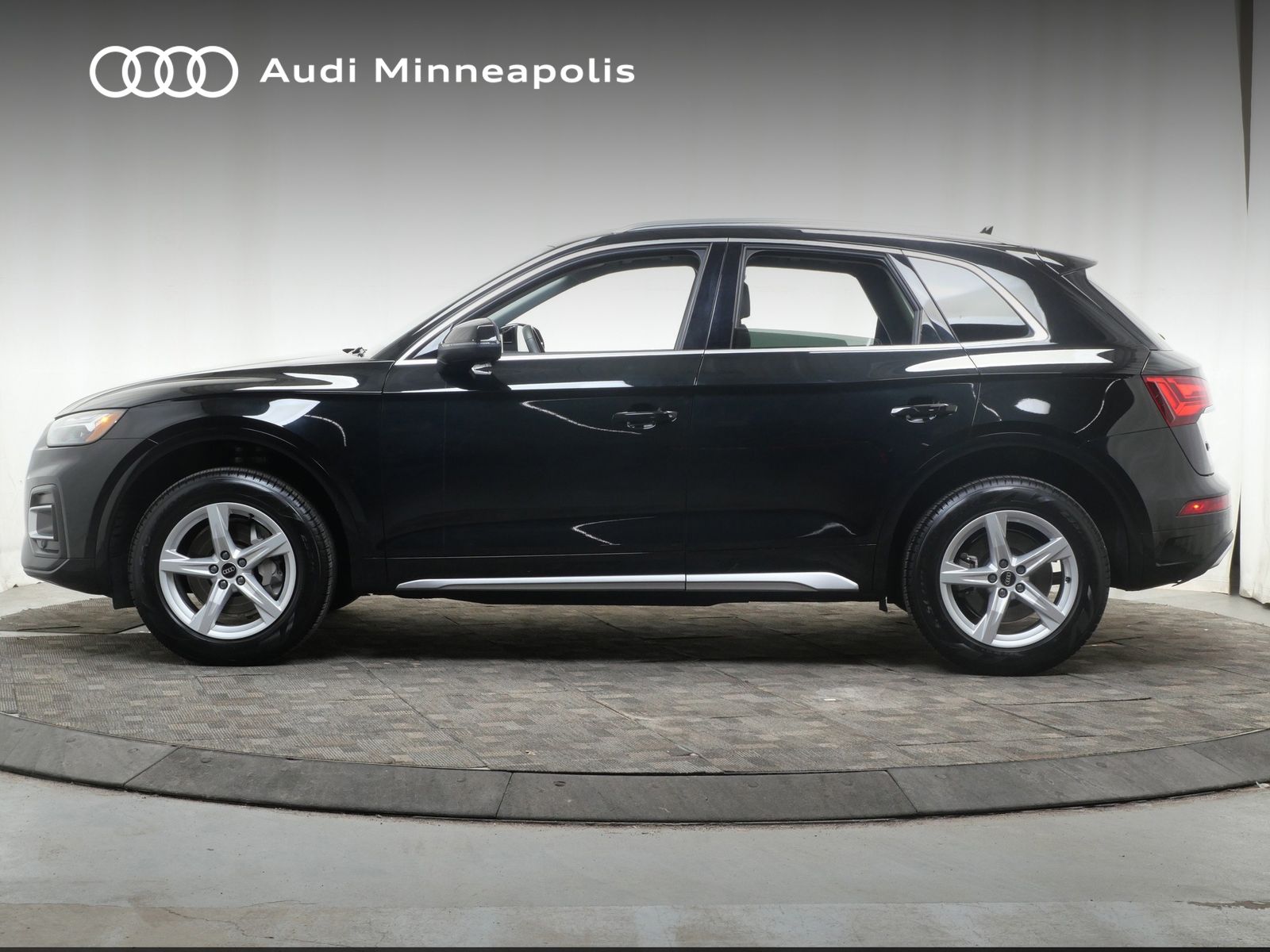 Thumbnail: 2023 Audi Q5 - 3