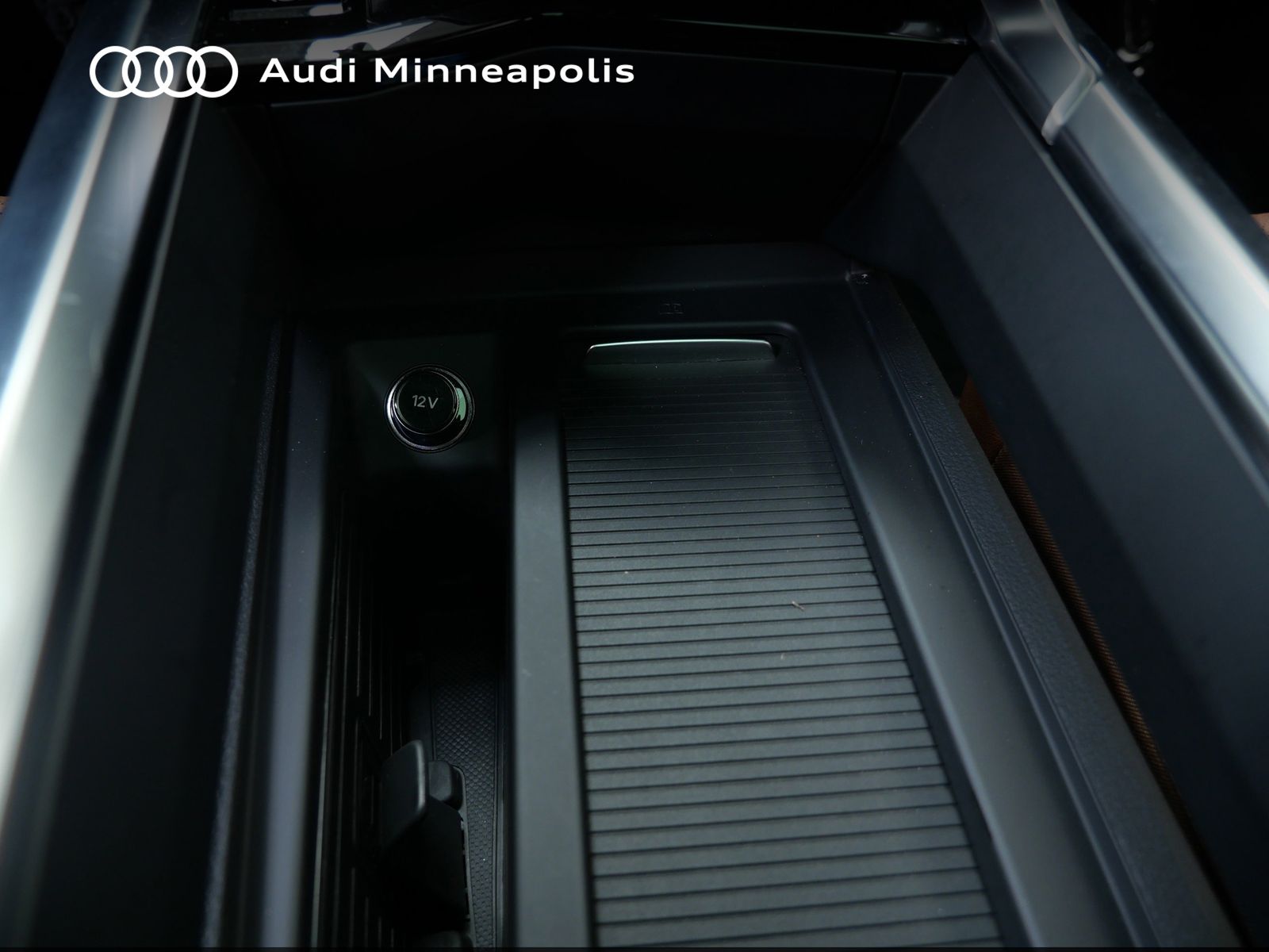 Thumbnail: 2024 Audi Q8 e-tron - 30