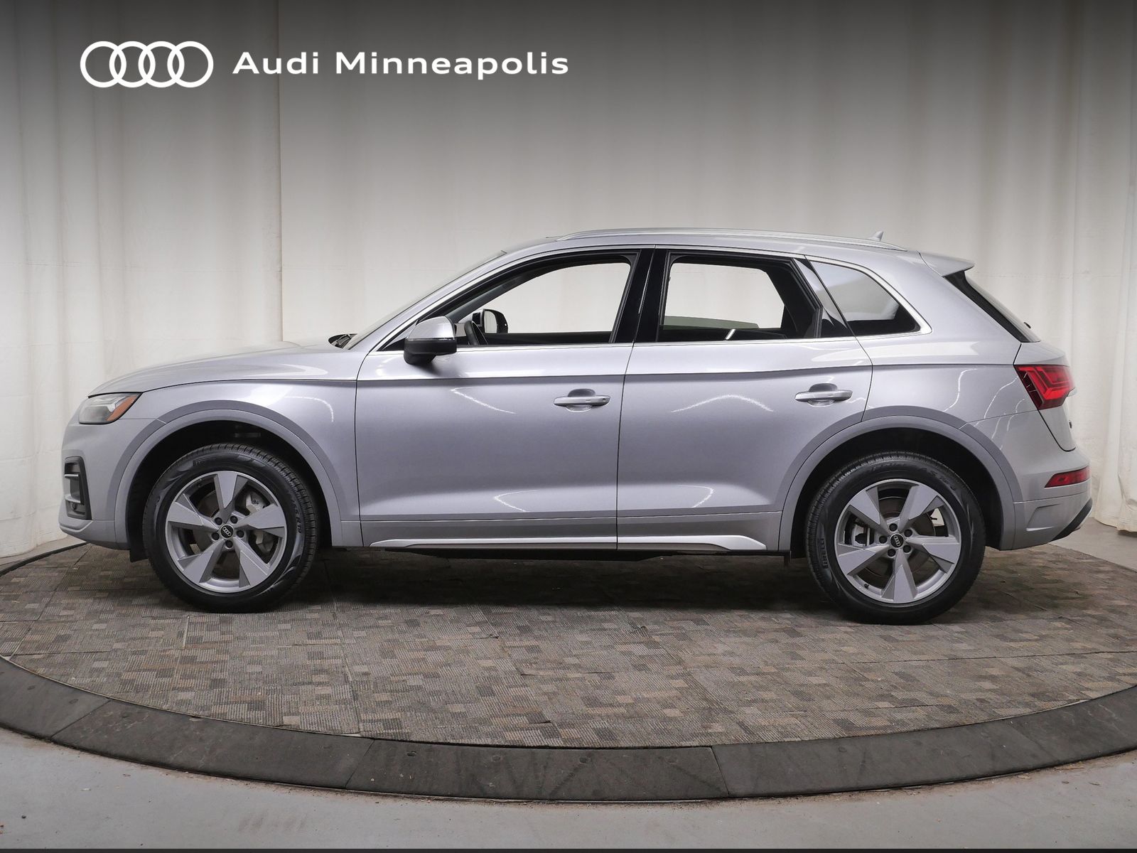 Thumbnail: 2023 Audi Q5 - 2