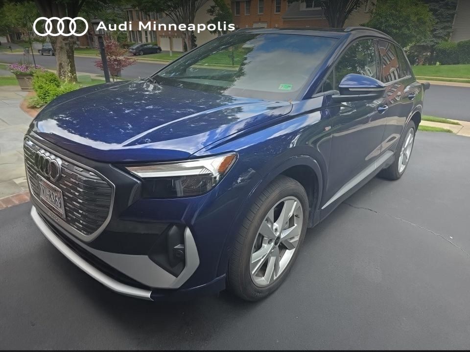 Thumbnail: 2023 Audi Q4 e-tron - 1